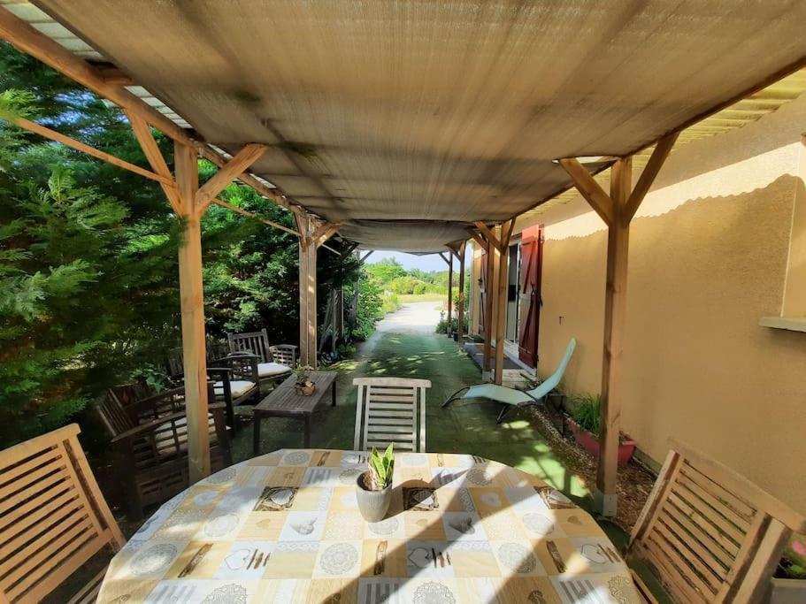 Saint-Sever Ravissant T2, Cl 3 Etoiles, 3 Pers Et 1 Enf , 3 Lits, Parking Et Patioアパートメント エクステリア 写真